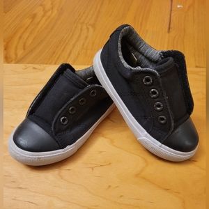 Toddler slip on sneakers size 7 black